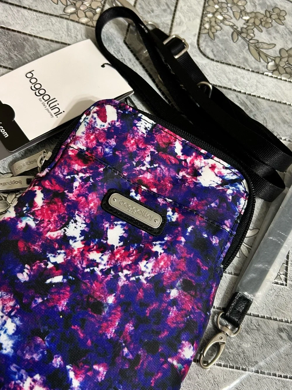 Baggallini True Classic Take Two RFID Crossbody Bag – New with Tags